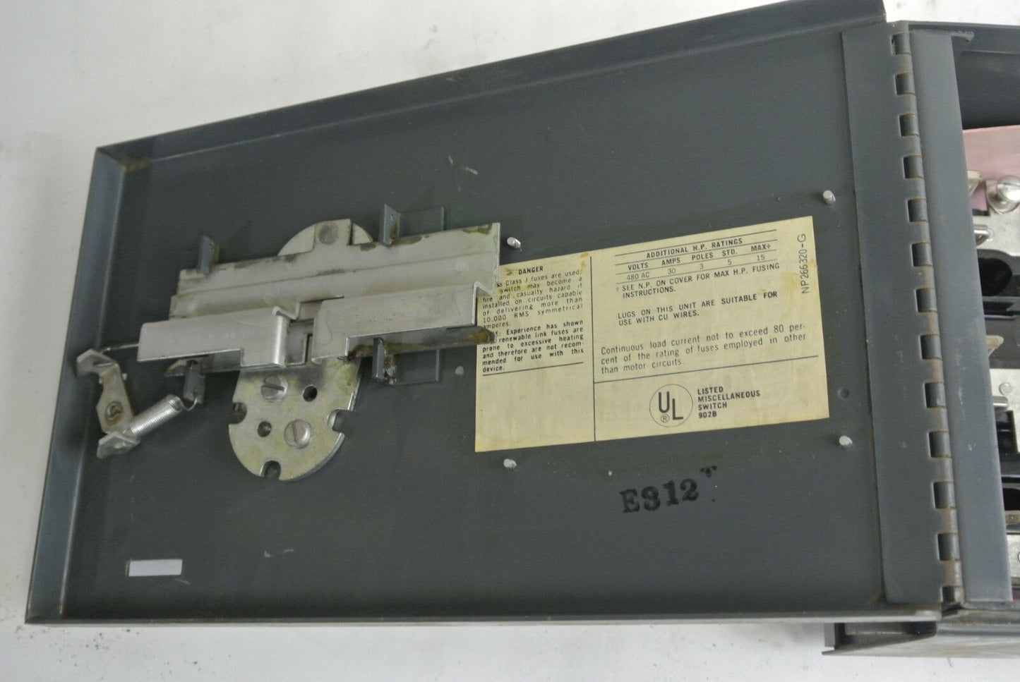 GE QMR361L - FUSIBLE DISCONNECT / PANELBOARD SWITCH - 600VAC, 30A, 3-POLE