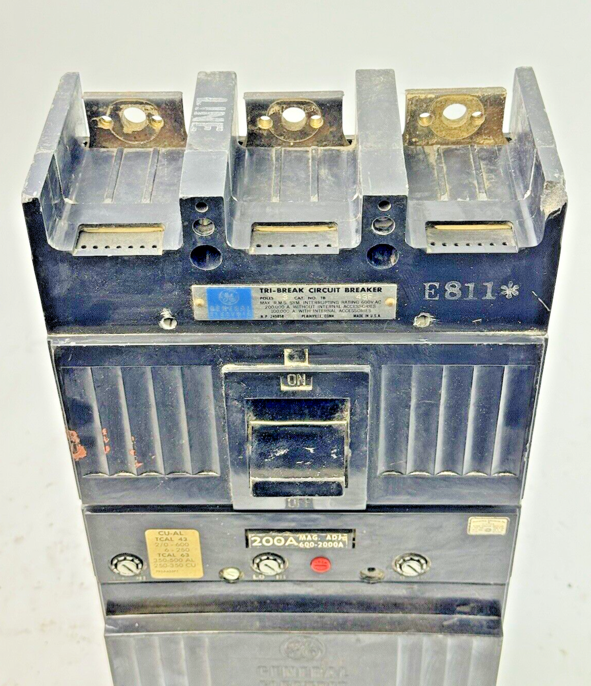GE - TB43200 - TRI-BREAK FUSED CIRCUIT BREAKER - TB43F - 200 A, 3 POLE, 600 VAC