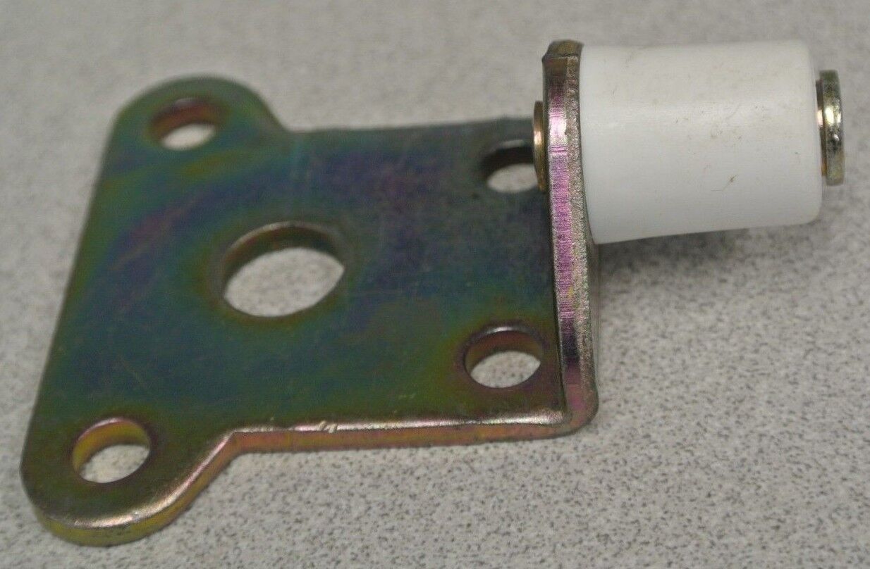 SQUARE D 9423 M-3 THIRD ROLLER LATCH KIT for M4, M4L, M9, M9L / NEW SURPLUS
