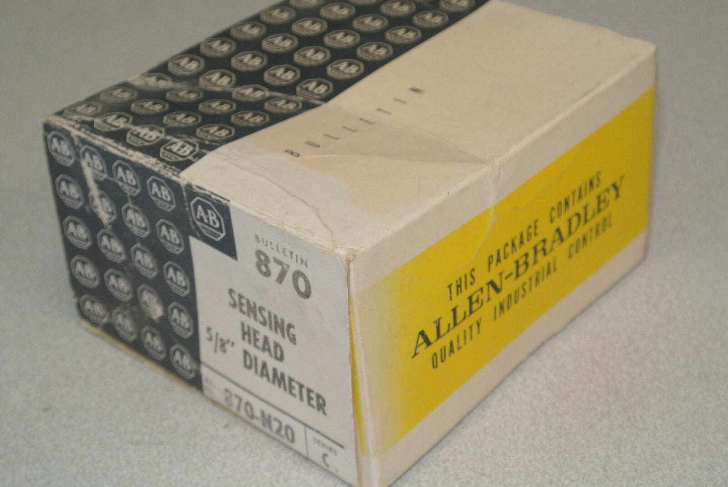 ALLEN-BRADLEY 870-N20 Ser. C / SENSING HEAD, 5/8" DIAMETER - NEW SURPLUS