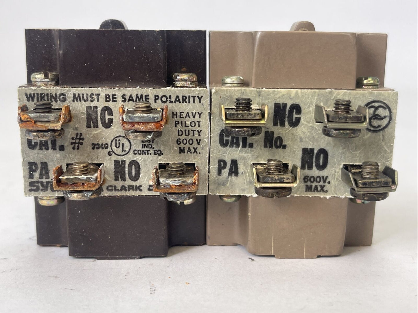 SYLVANIA CLARK PA 600V CONTACT BLOCK 1 N.O.-1N.C. CONTACTS PANEL MOUNT(LOT OF 2)