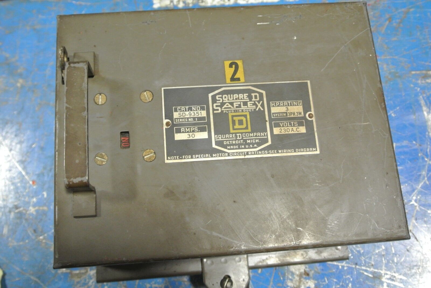 SQUARE D SD-9351 - SAFLEX FUSIBLE PLUG-IN DUCT / BUS PLUG - 230V, 30A, 3P, 3W