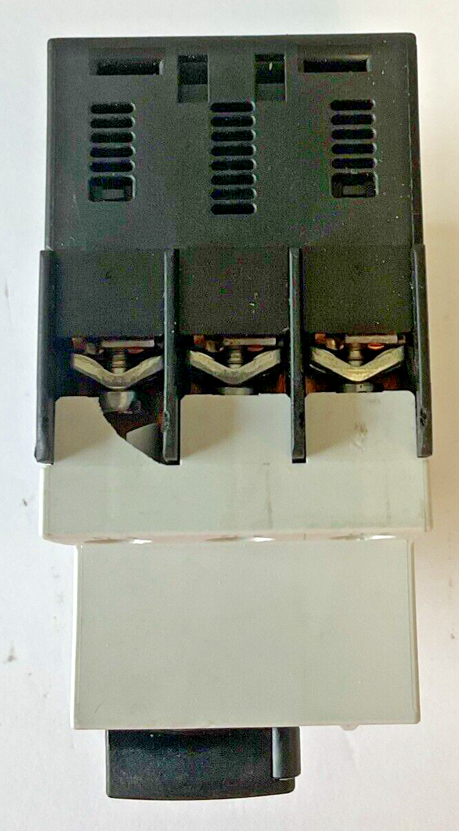 SIEMENS 3RV1421-1AA10 MOTOR CONTROL 3RV1901-1E 33A 480V***LOTOF2***
