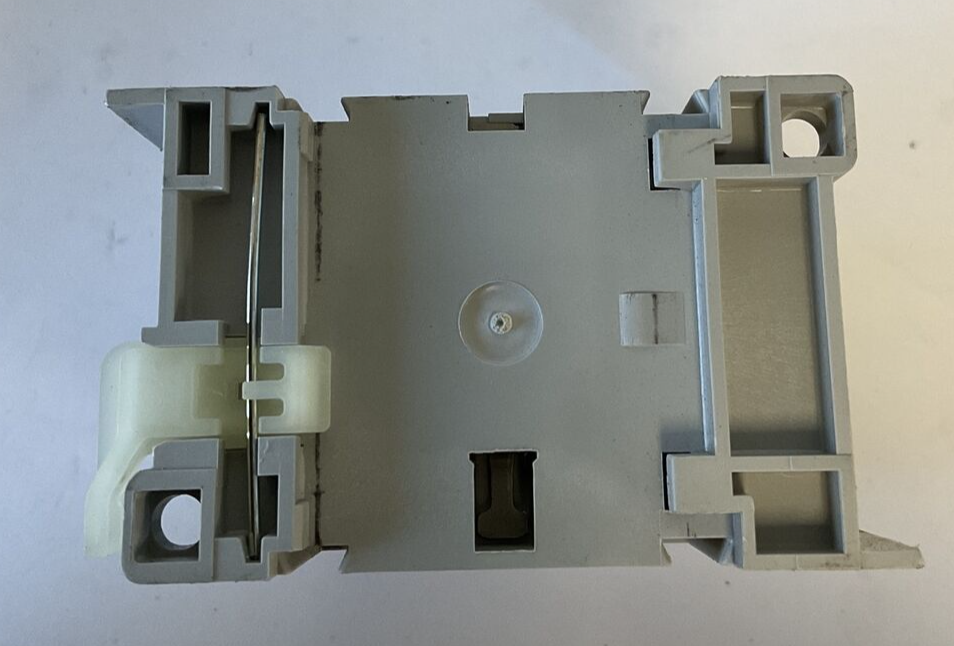 ALLEN BRADLEY 700-CF400D* CONTACTOR SER.A 690V 20A 24VDC