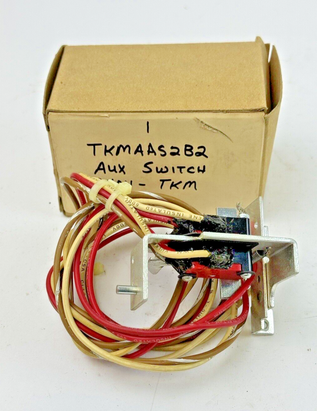 GE - TKMAAS2B2 - AUXILIARY SWITCH - 240VAC - TKM - NEW