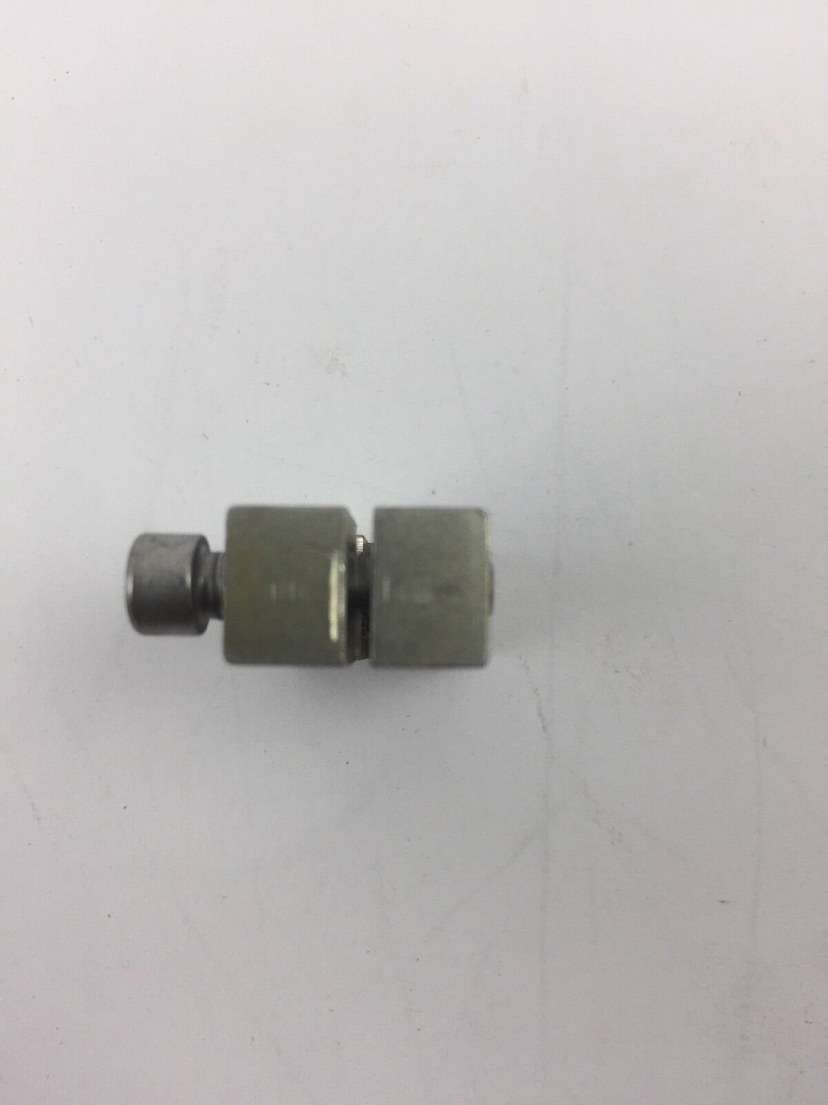 CUTLER HAMMER E50KL35 LEVER CLAMP FOR .188 ROD