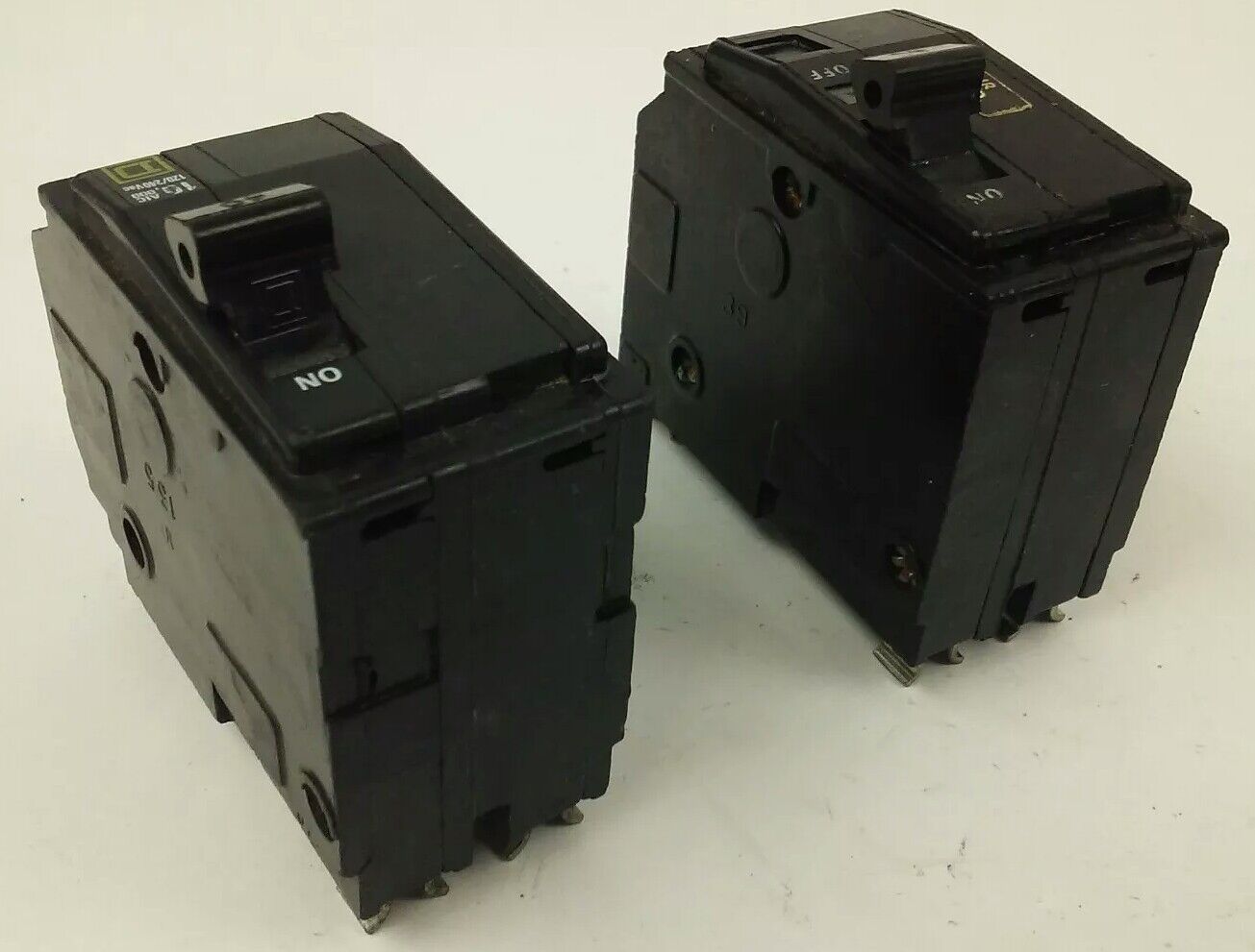 SQUARE D QO240 CIRCUIT BREAKER, 2 POLE, 40 AMP, 120/240V, 10KA, QO, (LOT OF 2)