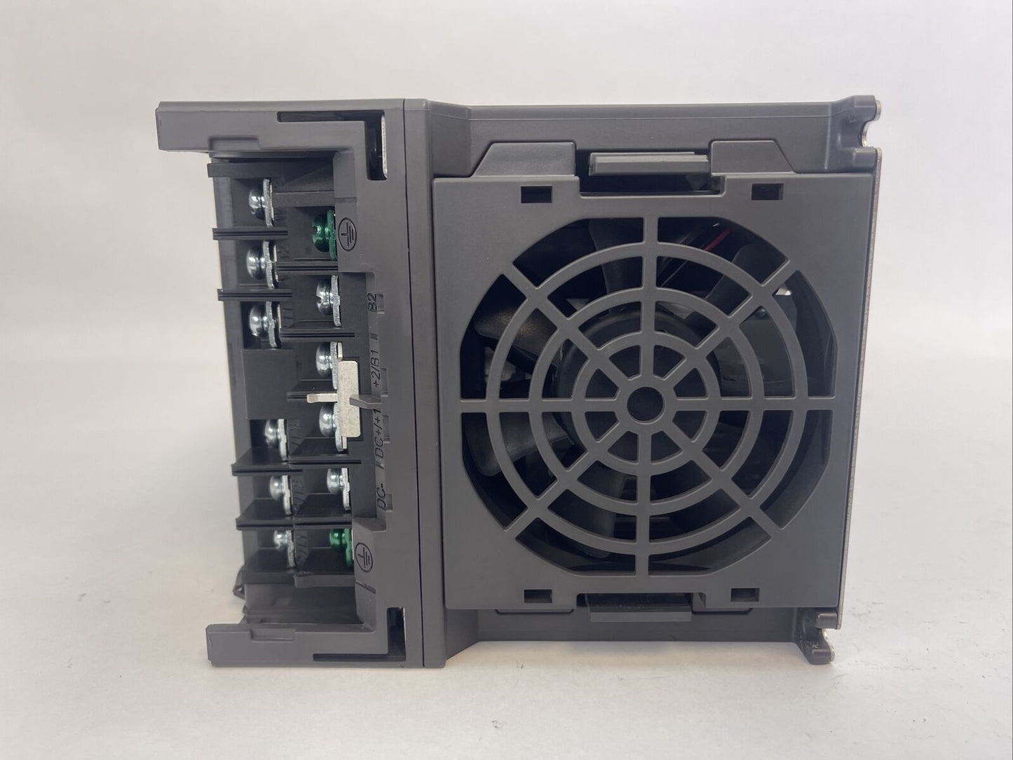 DELTA VFD49AMS23ANSAA DRIVE INPUT 200-240V OUTPUT 0-230V 51A 19.4KVA VER 1.07
