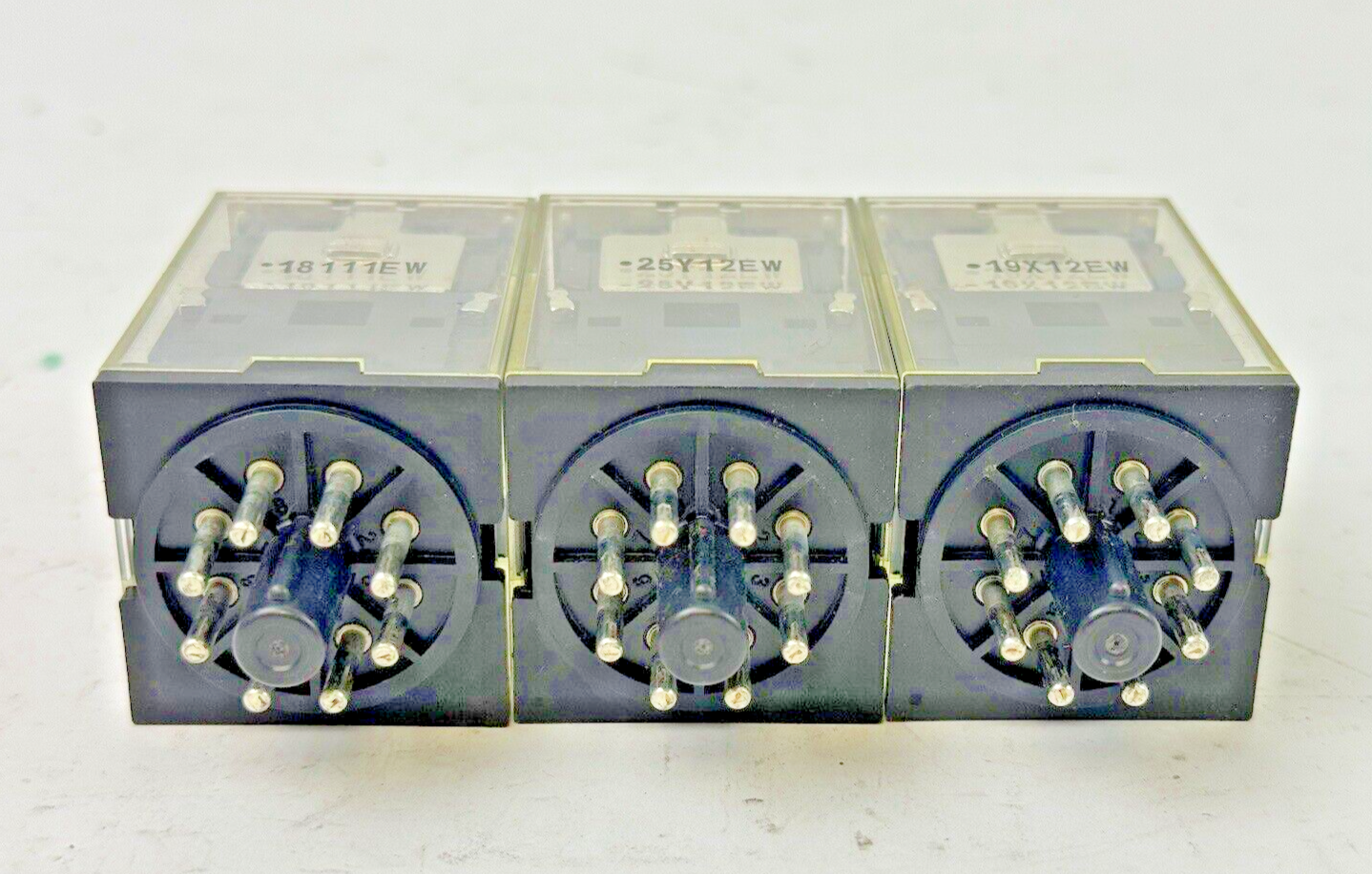 OMRON *LOT OF 3* - MKS2PIN - RELAY - 250VAC/ 30VDC, 10A RES. ,7A GEN. SINGLE PHS