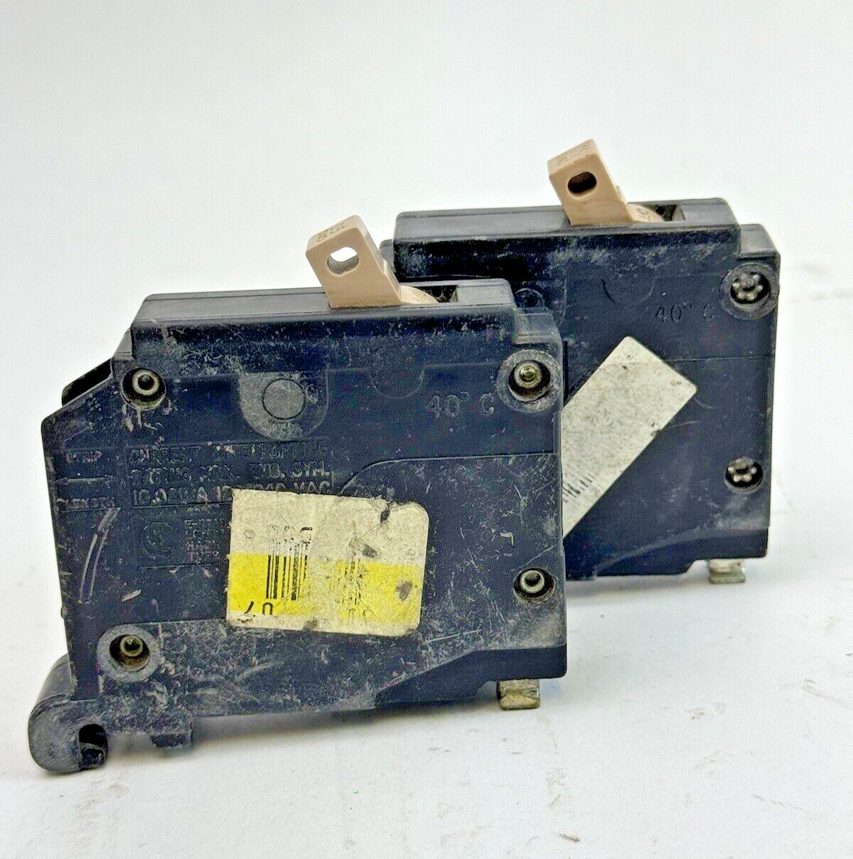 CUTLER-HAMMER **LOT OF 2** - CH115SWD - CIRCUIT BREAKERS - 1 POLE, 15 A, 240 VAC