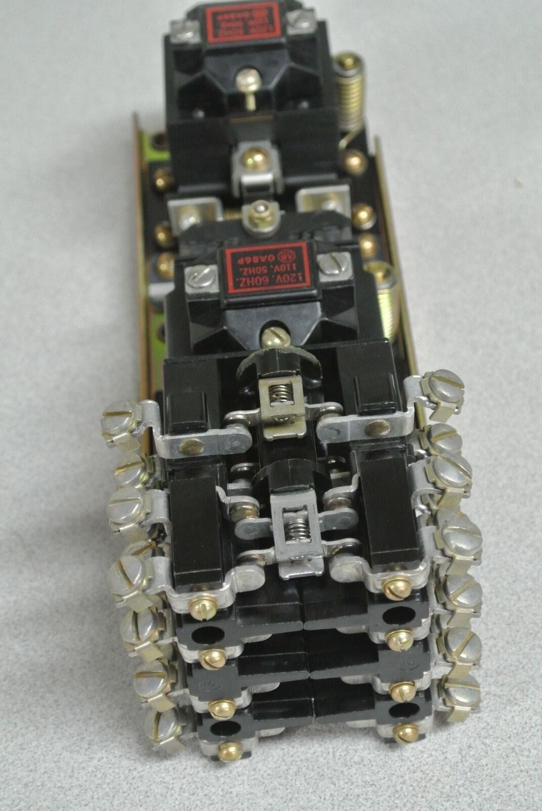 ALLEN-BRADLEY 700-BXL840A1 - AC RELAY TYPE BXL - 110/120V, 8-POLE - NEW SURPLUS