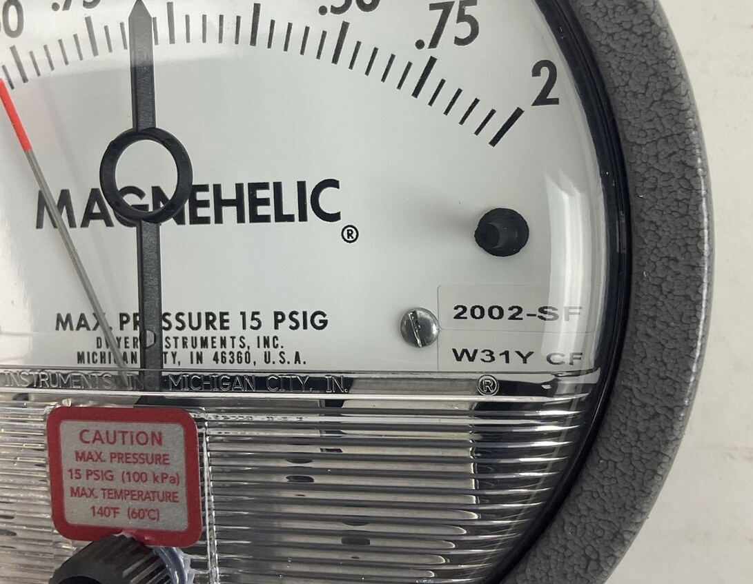 DWYER 2002-ASF-SF MAGNEHELIC PRESSURE GAUGE 15PSIG W31Y CF 0-2IN OF WATER