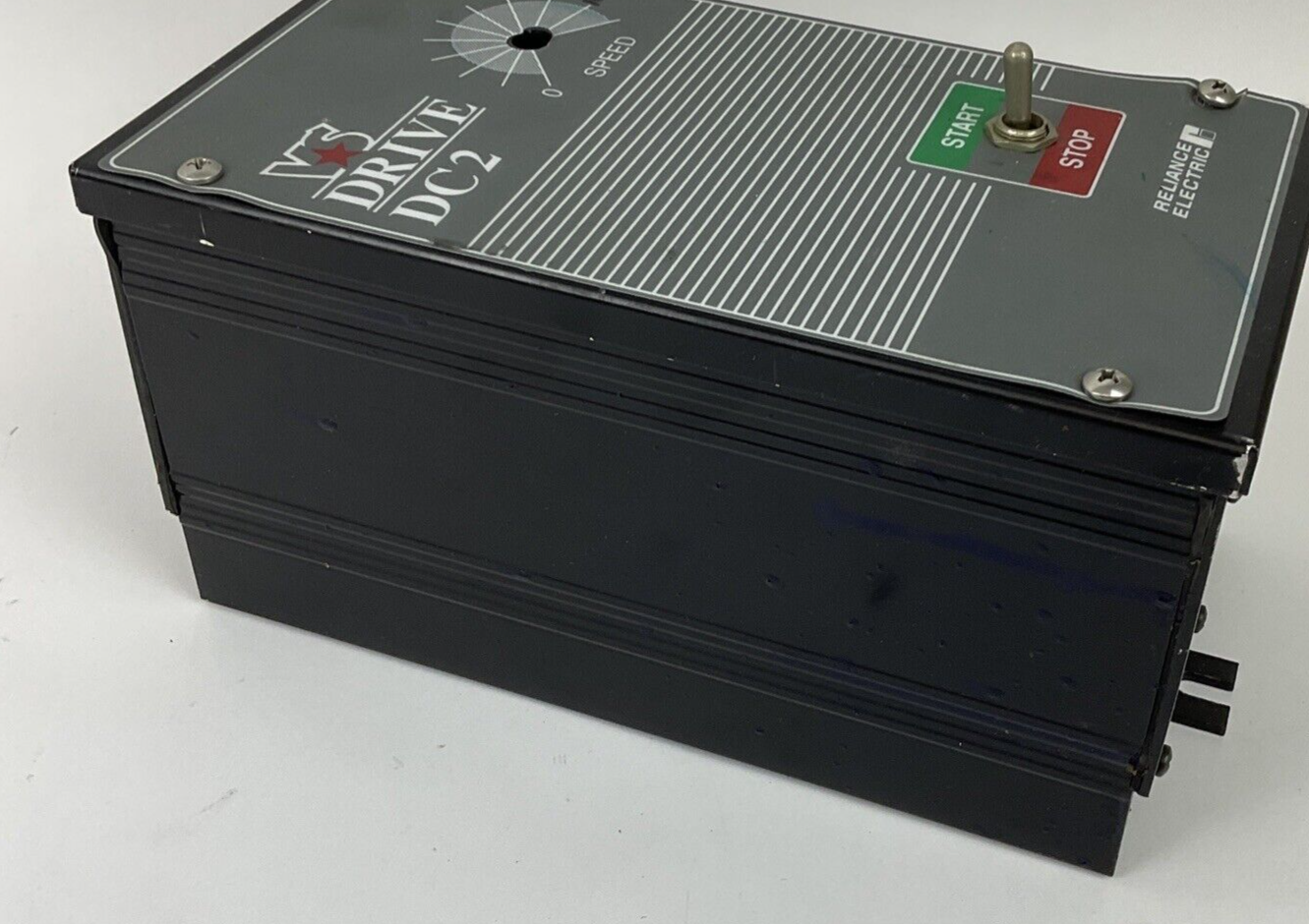 RELIANCE DC2-70U MOTOR CONTROLLER 115/230VAC 12.5A 1.0/2.0HP MISSING KNOB