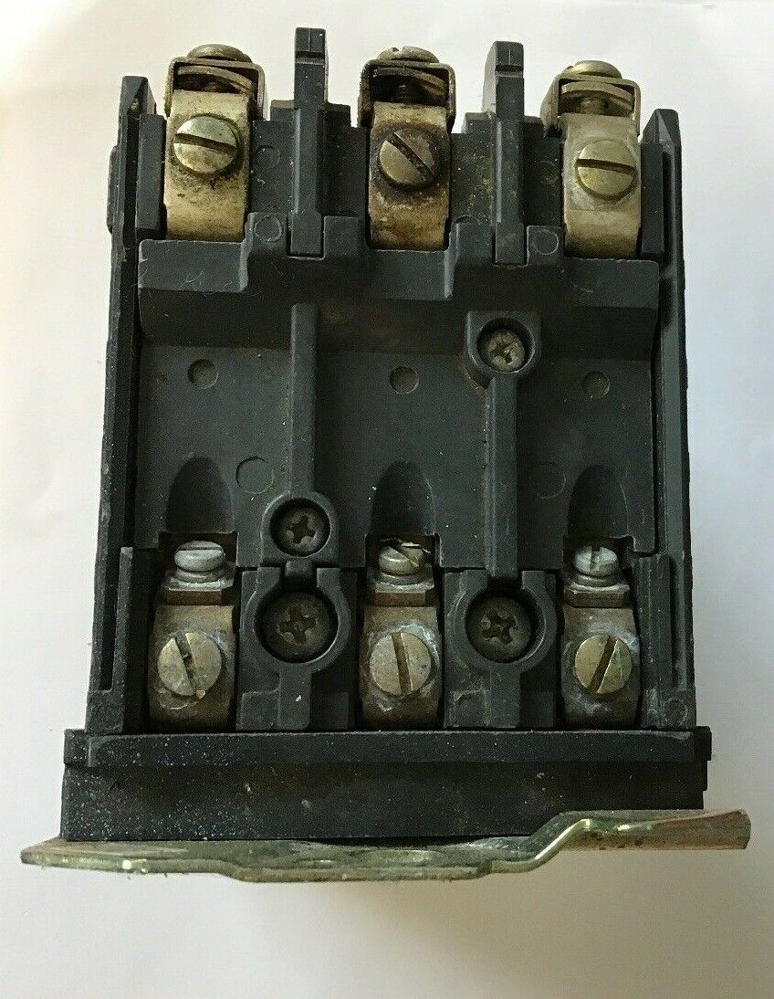 ALLEN BRADLEY 509-B0D SIZE 1 STARTER 600VAC 27AMP 10HP W26 HEATERS 120V COIL