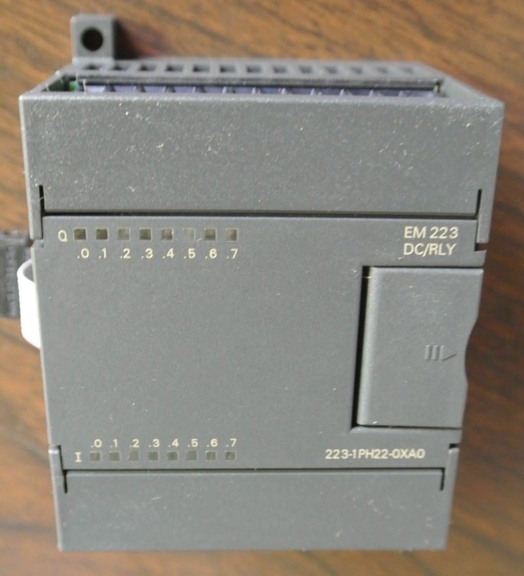 SIEMENS 6ES7 223-1PH22-0XA0 DIGITAL INPUT MODULE 8x24VDC, 15-30V NEW SURPLUS