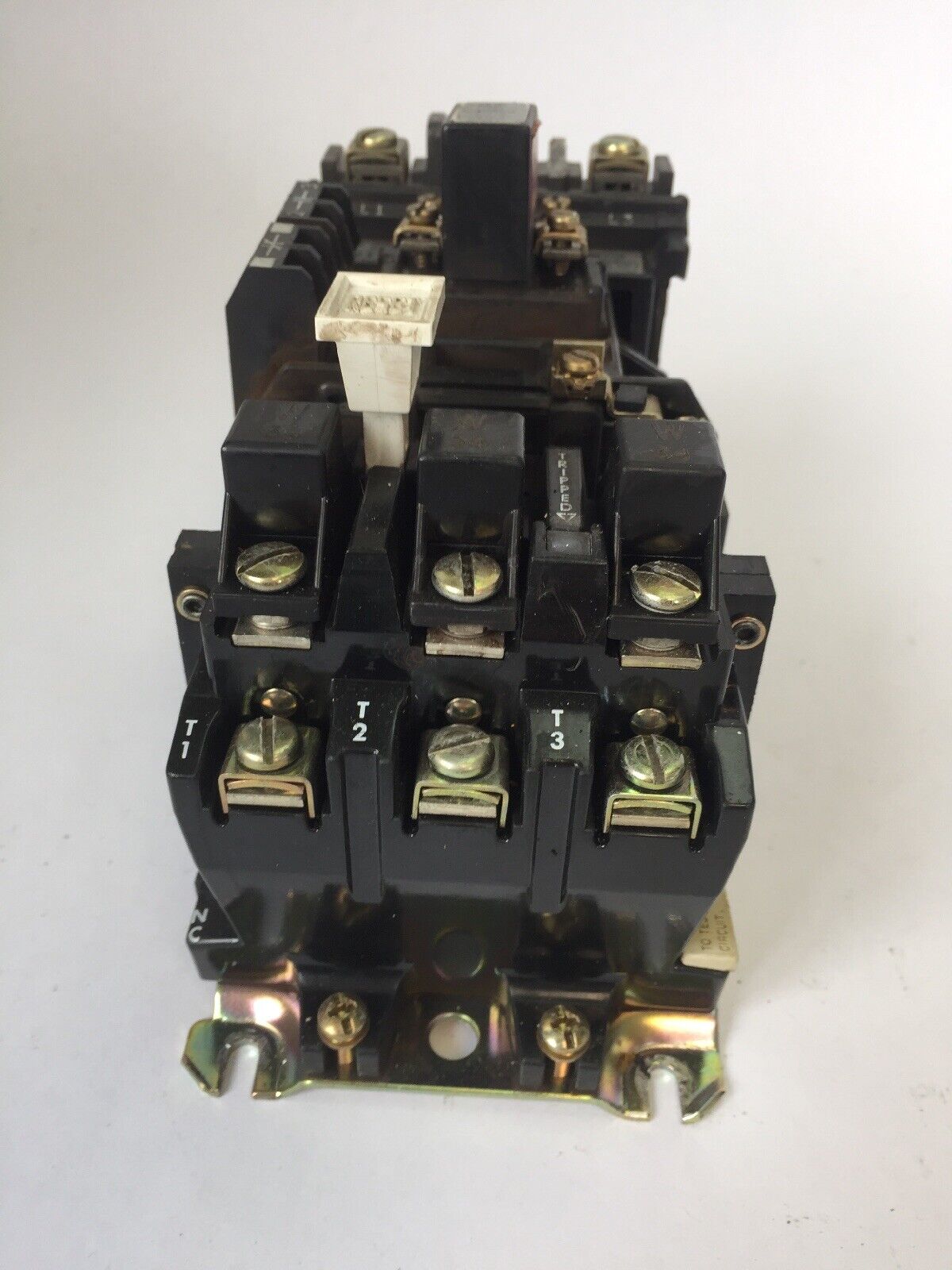 ALLEN BRADLEY 509-B0D SIZE 1 STARTER 600VAC 27AMP 10HP W34 HEATERS 120V COIL