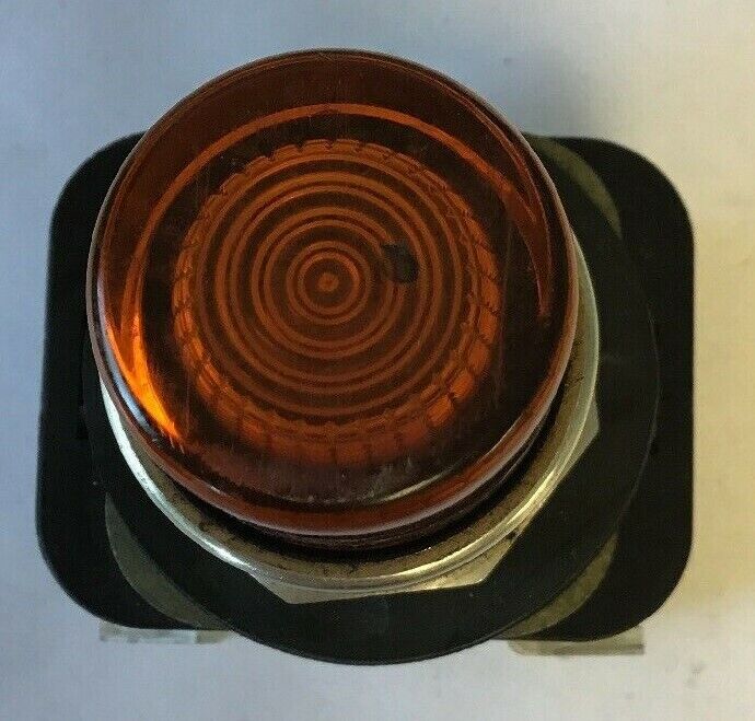 ALLEN-BRADLEY 800T-QT24 SER. T AMBER PUSHBUTTON SWITCH 24VAC/DC #757 LAMP