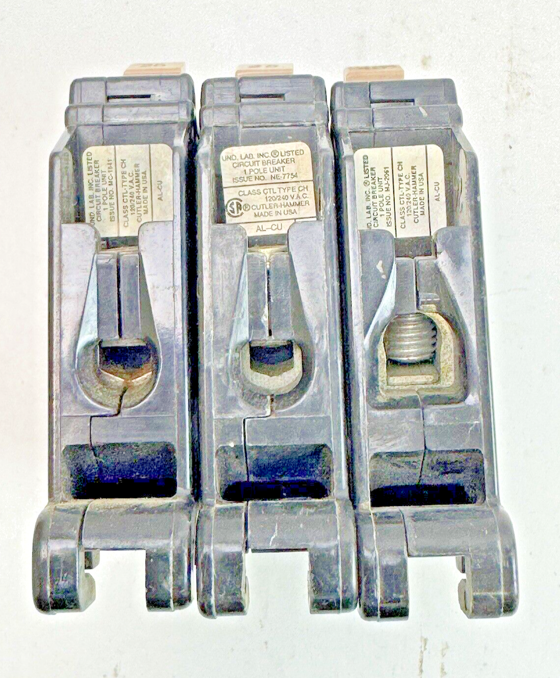 CUTLER-HAMMER **LOT OF 3** 2-UNITS - CH125 AND 1-UNIT - CH140 - CIRCUIT BREAKERS