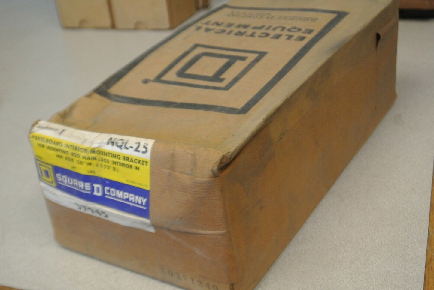 SQUARE D NQL-25 PANELBOARD INTERIOR MOUNTING BRACKET / NEW SURPLUS