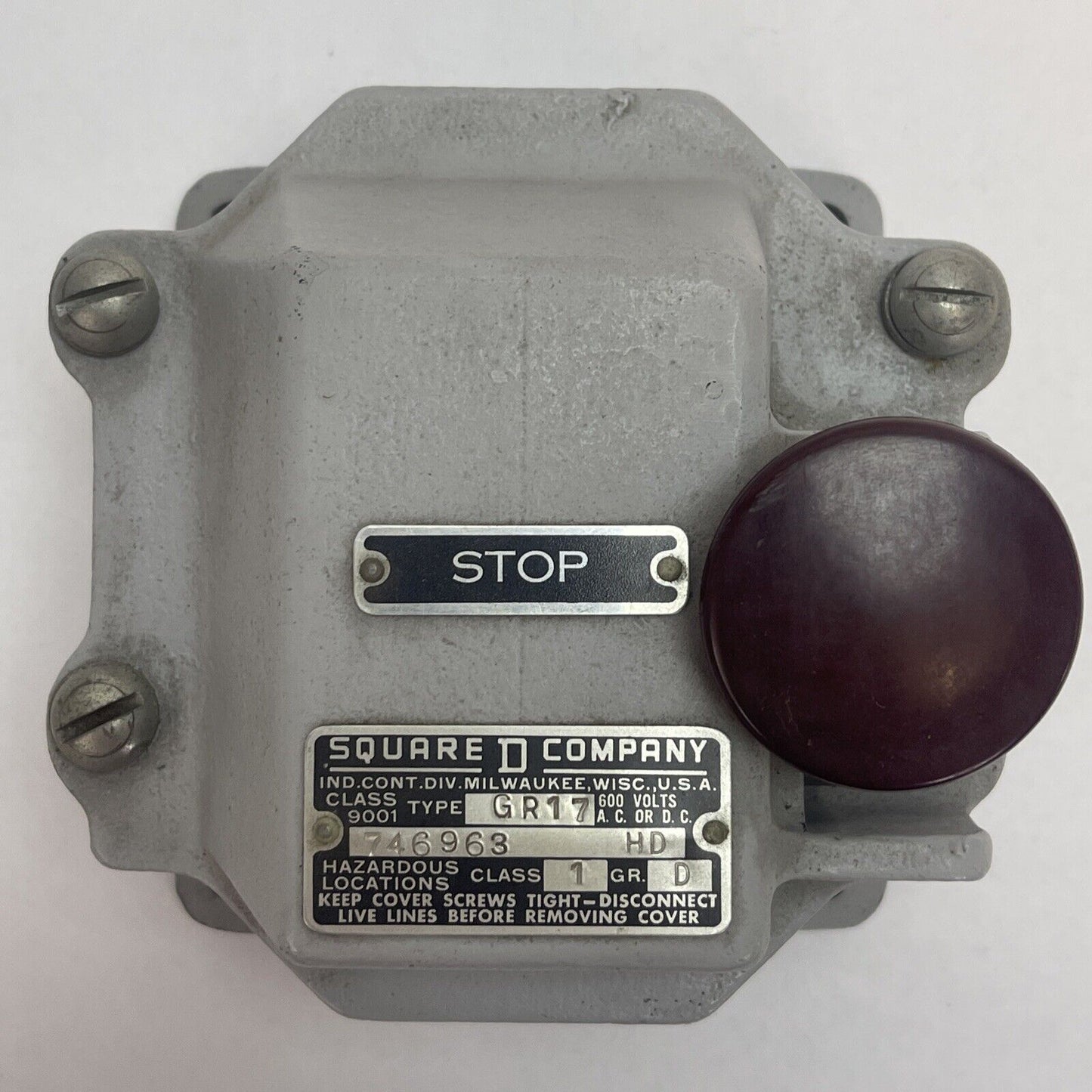 SQUARE D CLASS 9001 TYPE GR17 PUSHBUTTON STOP STATION 600V