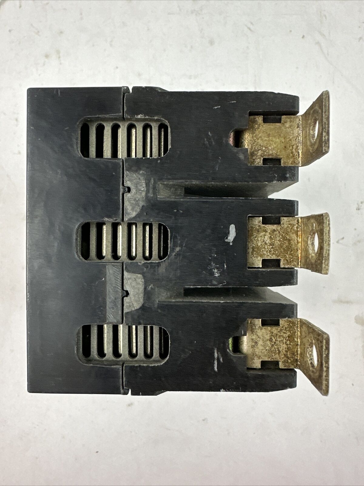 CUTLER HAMMER GHB3040 CIRCUIT BREAKER 3POLE 40AMP 277/480VAC 240VAC 125/250VDC