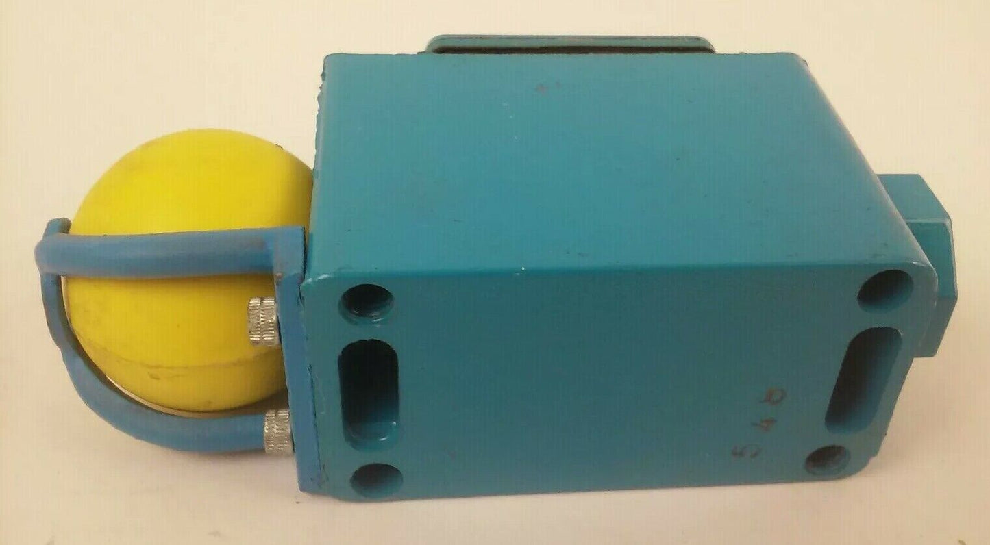 XERCON L/0-15 EYE-BALL LIGHT OPERATED LIMIT SWITCH 3AMP 120VAC, L0-15