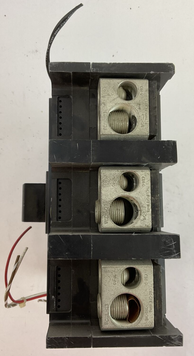 GE TJJ436400 MOD 5 CIRCUIT BREAKER 400AMP 600VAC 3POLE W/ SHUNT TRIP & AUXILIARY