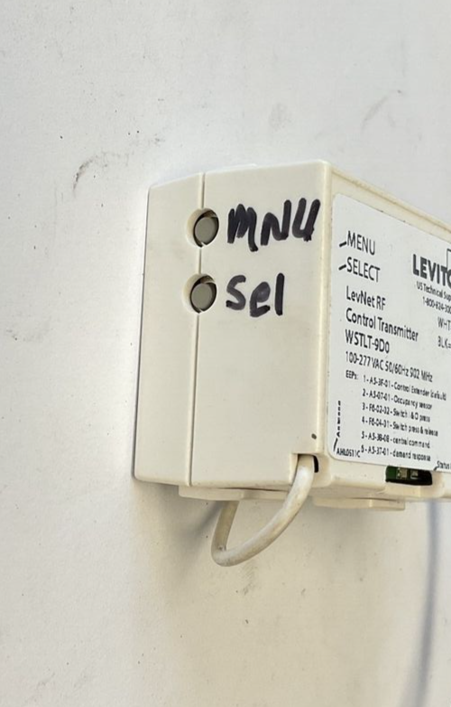 LEVITON WSTLT-9D0 CONTROL TRANSMITTER 100-277VAC 50/60 902MHZ