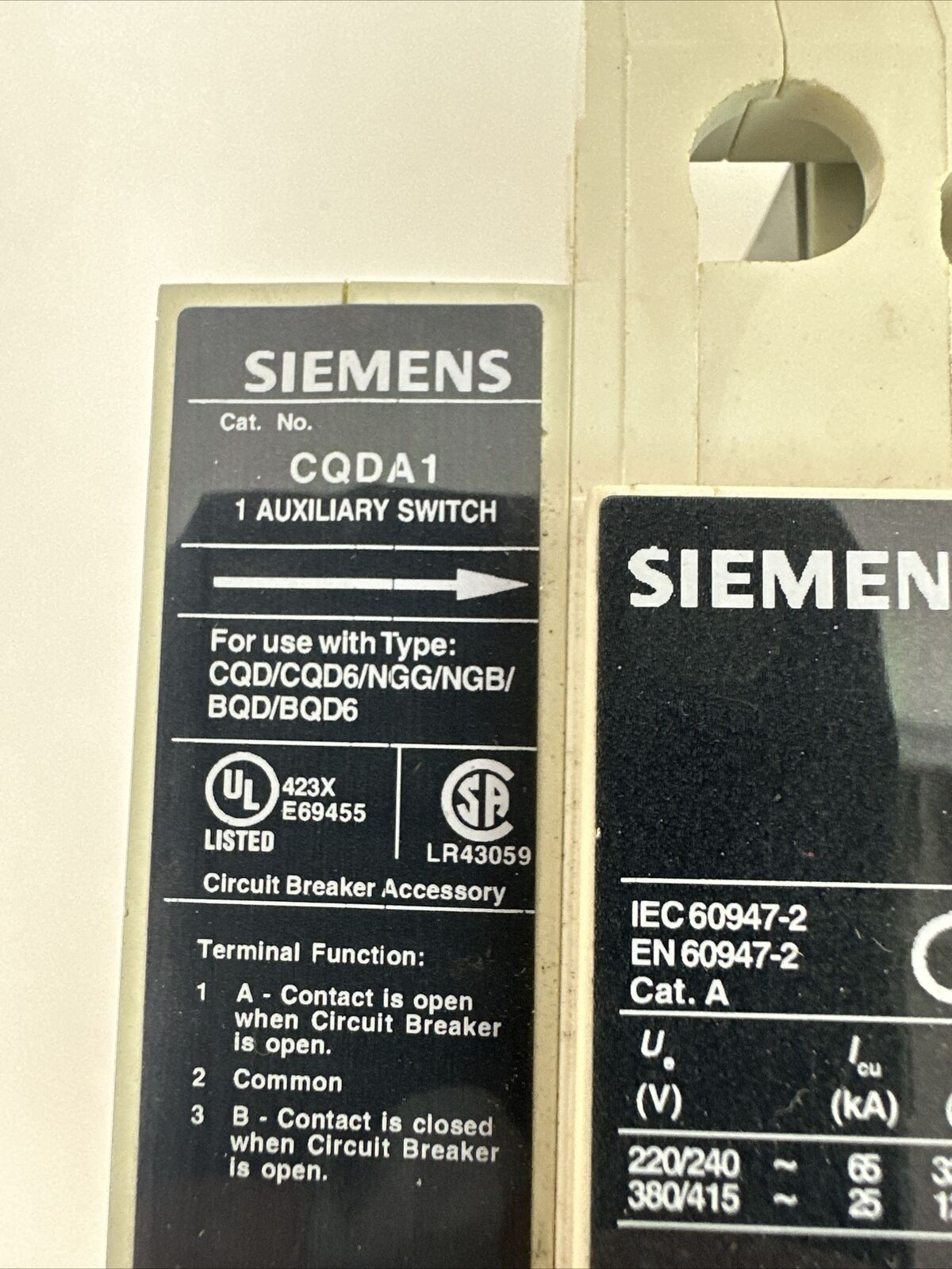 SIEMENS NGG3B030 CIRCUIT BREAKER 125/250VDC 600Y/347VAC 3P CQDA1 AUXILIARY SWITC