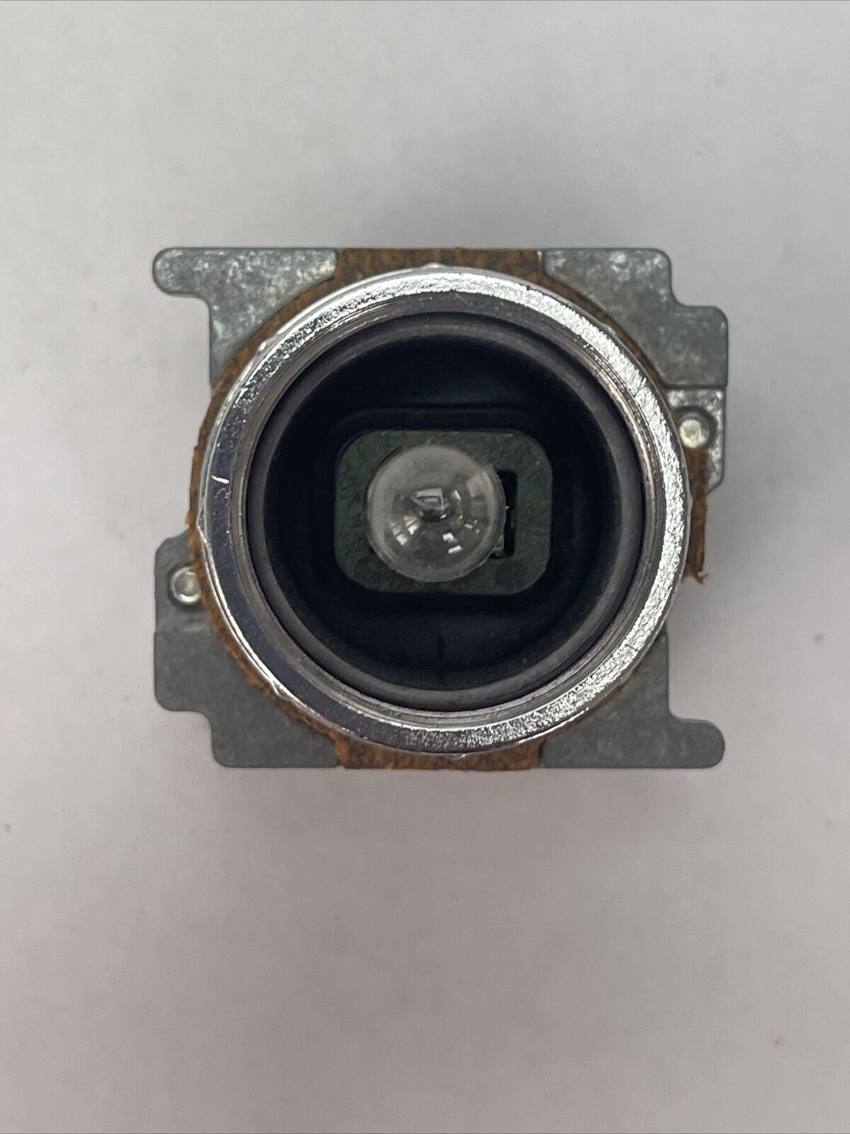 CUTLER HAMMER 10250T182 STD. IND. LIGHT TRANS. 1 HOLE MTG. 240V 50-60HZ