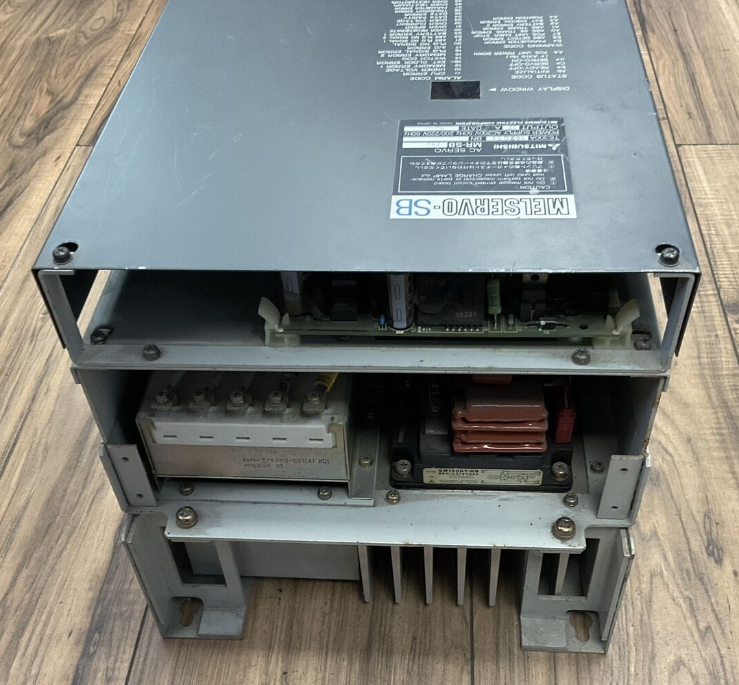 MITSUBISHI MR-SB700 AC SERVO DRIVE MELSERVO-SB 200VAC 37A TC300A002G51