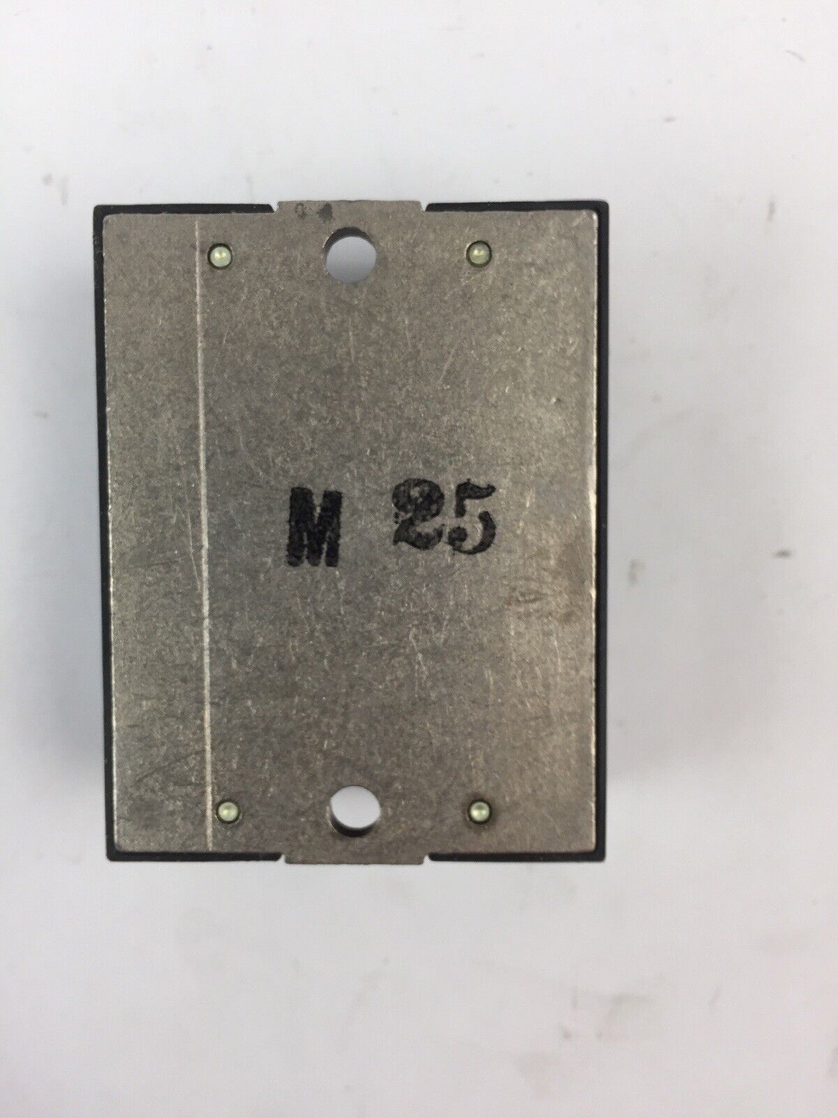 CRYDOM D1210 SOLID STATE RELAY INPUT 3-32VDC OUTPUT 120VAC 0.10A