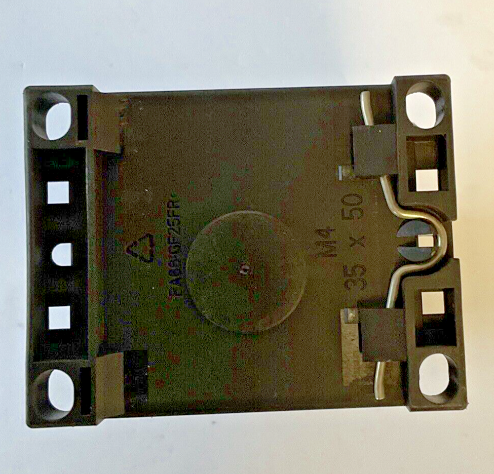 SIEMENS 3RH2140-1BB40 CONTACTOR W/33R2911-1GA40 AUX CONTACT 50/60HZ