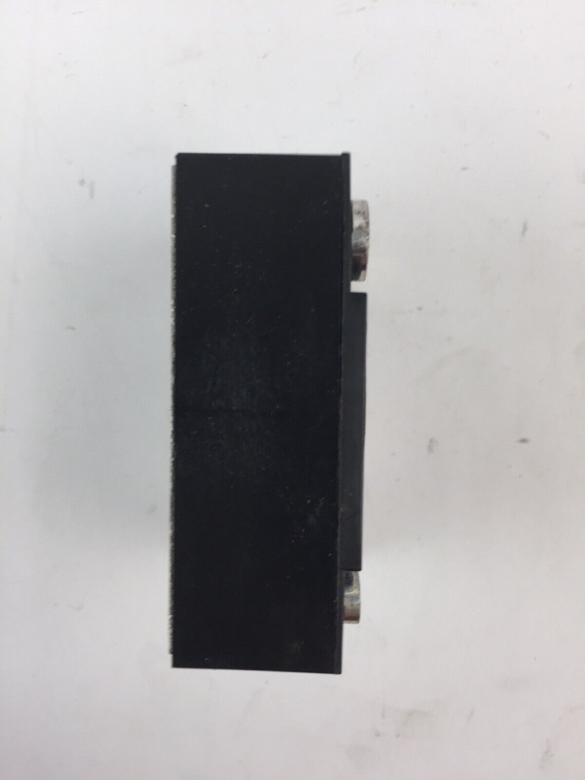 CRYDOM D1210 SOLID STATE RELAY INPUT 3-32VDC OUTPUT 120VAC 0.10A