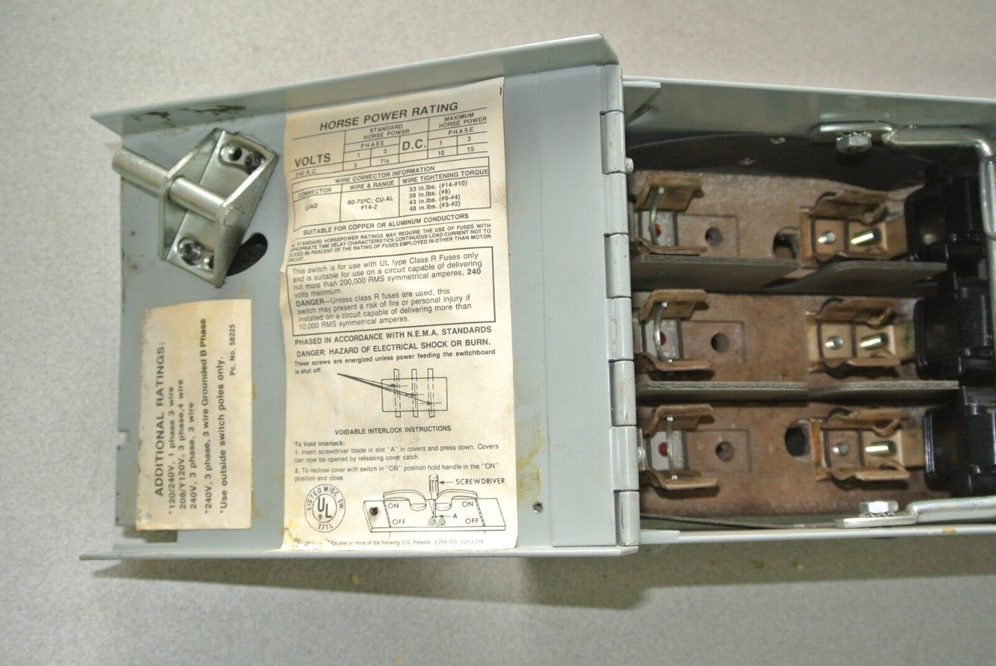 SIEMENS / I-T-E V7B3222R - TWIN PANELBOARD VACU-BREAK SWITCH - 240V, 60A, 3-POLE