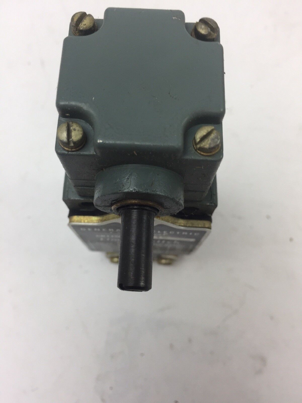 GE CR115G11110 LIMIT SWITCH 600 V