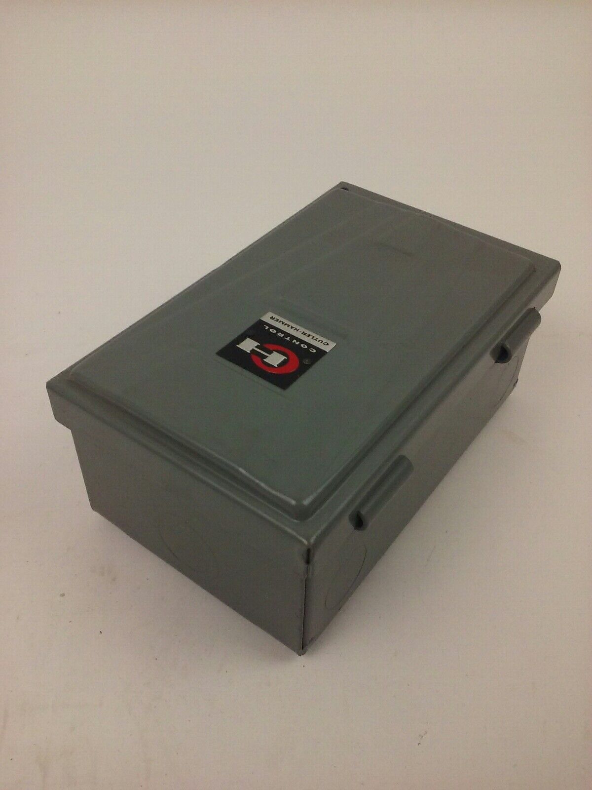 CUTLER HAMMER, 9575H770A, 509- A.C. RELAY, NEMA 1, 110V, 60 HZ, 1/4 H.P., NEW