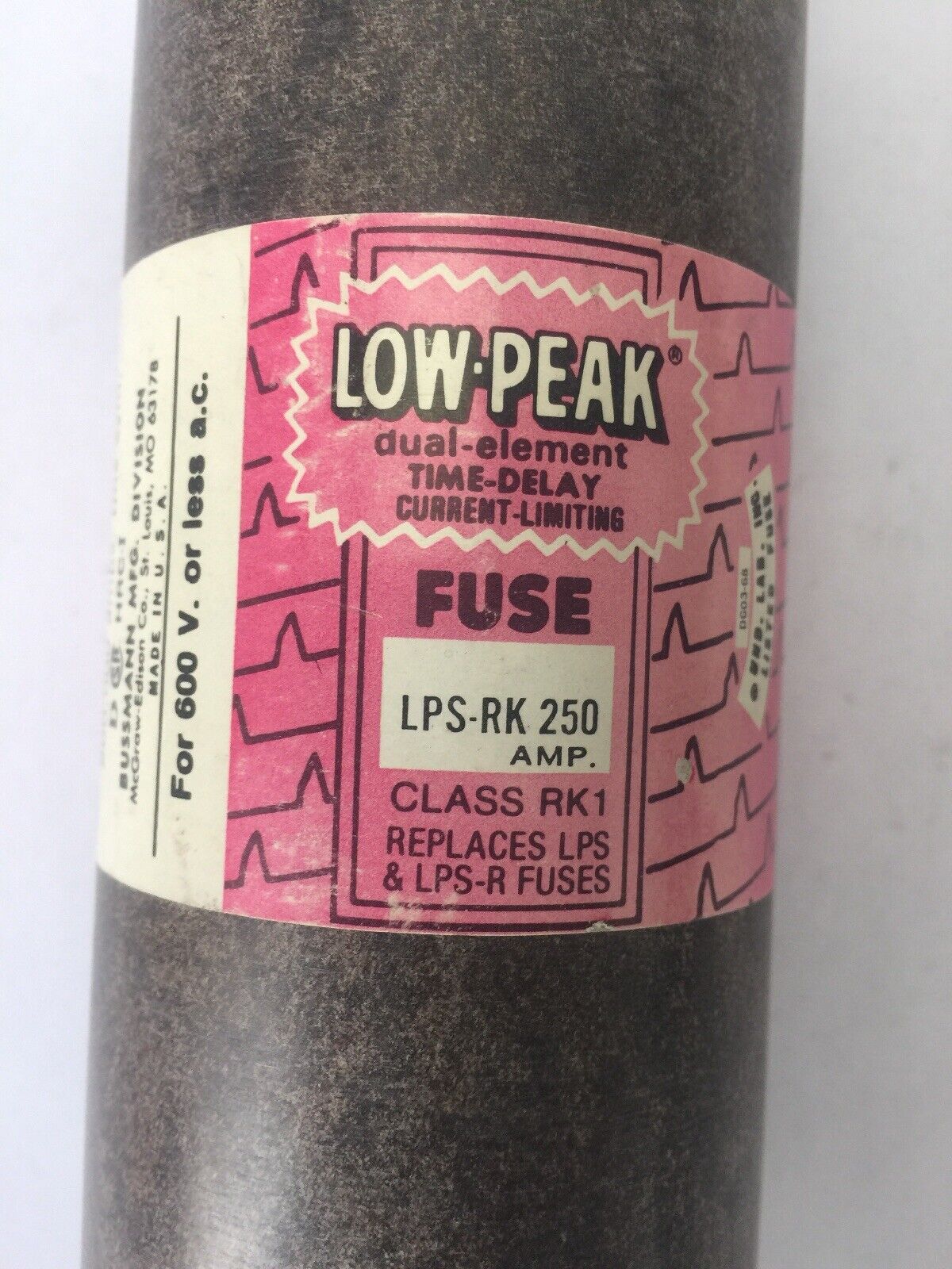 LOW-PEAK LPS-RK 250 DUAL-ELEMENT TIME-DELAY CURRENT LIMITING FUSE 250A 600VAC
