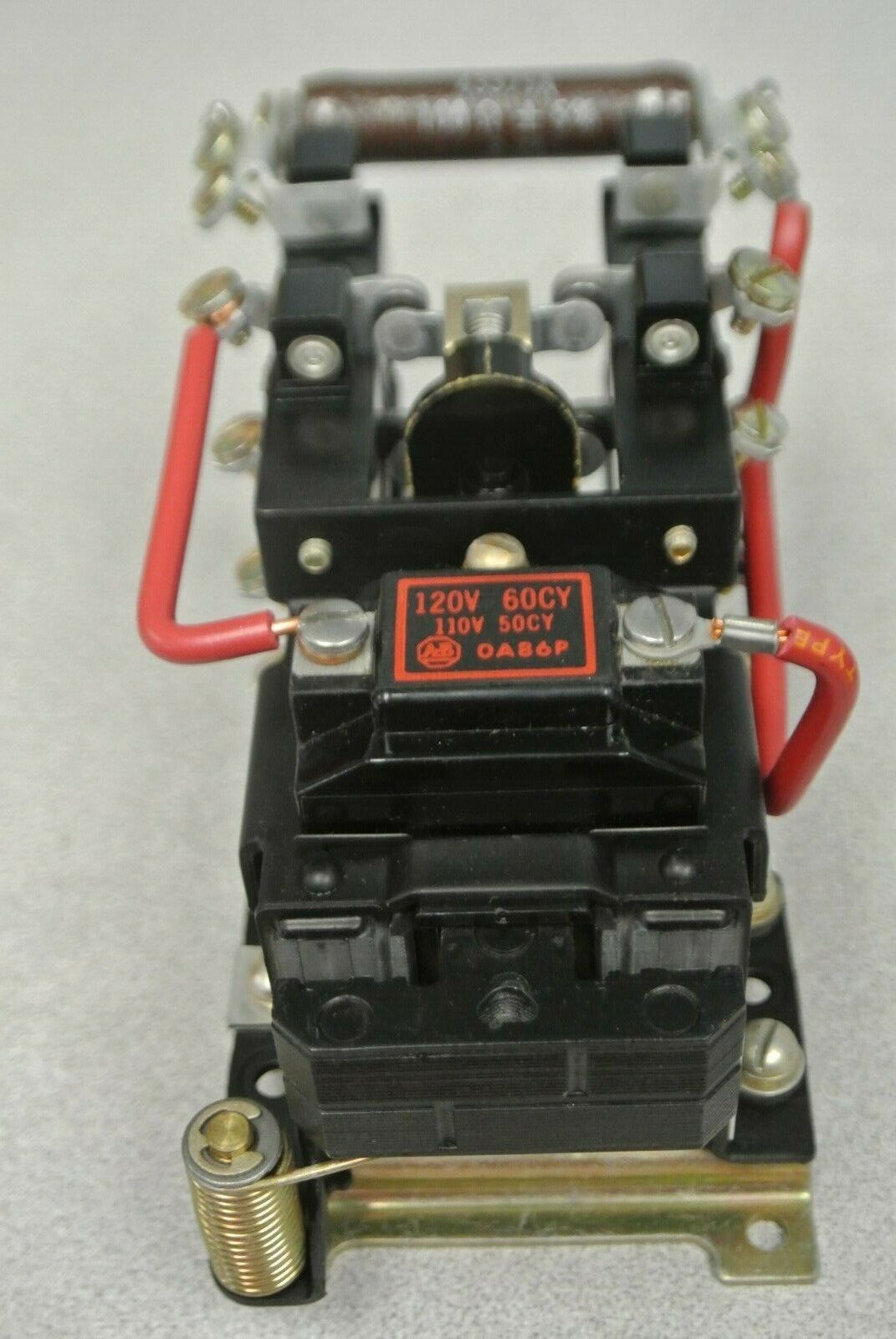 ALLEN-BRADLEY 700-BA300A1, Series A / RELAY / 3-POLE / N.O. / 120V / NEW SURPLUS