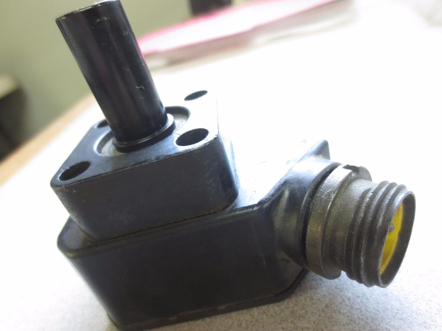 NAMCO EE260-30430 PROXIMITY SWITCH / CYLINDICATOR 1.025 PROBE