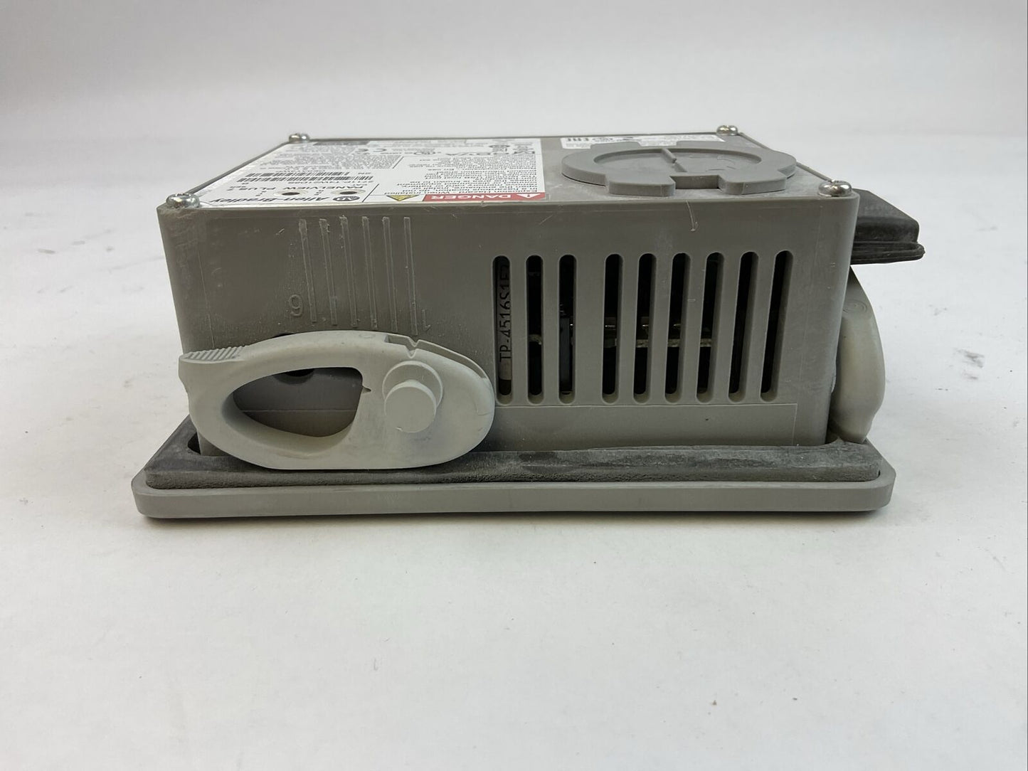 ALLEN BRADLEY 2711P-T4W21D8S SER B PANELVIEW PLUS 7 24VDC