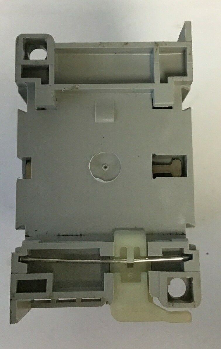 ALLEN BRADLEY 700S-CF440DJC GUARD MASTER CONTROL RELAY