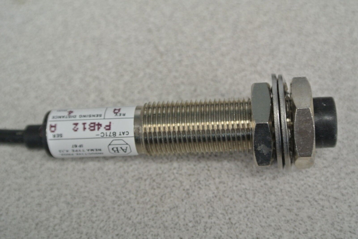 ALLEN-BRADLEY 871C-P4B12 CYLINDRICAL INDUCTIVE PROXIMITY SWITCH / 10-30VDC 12mm