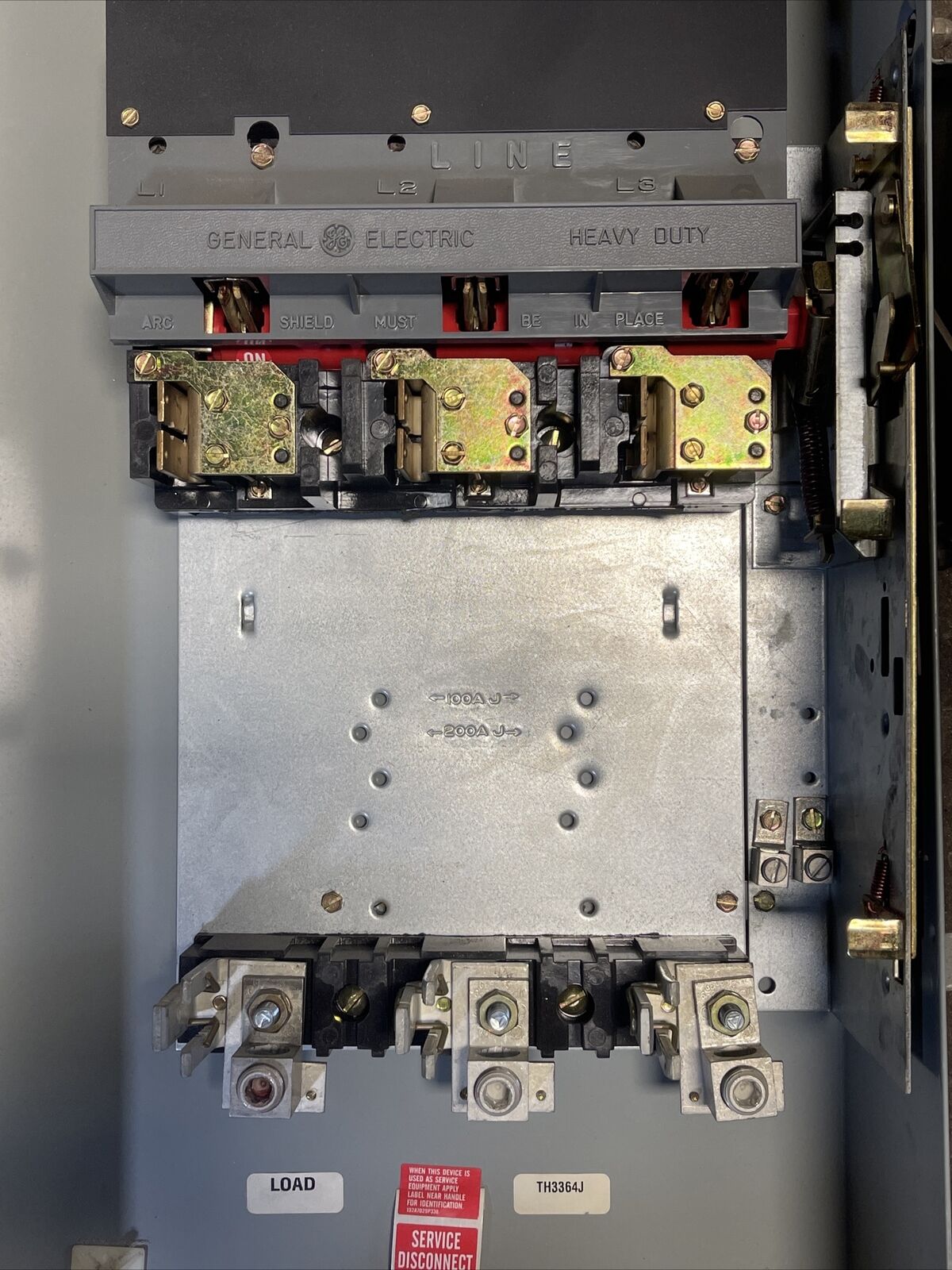 GE TH3364J MODEL 11 FUSIBLE SAFETY SWITCH 200A 600VAC 250VDC 150HP TYPE 1, 5, 12