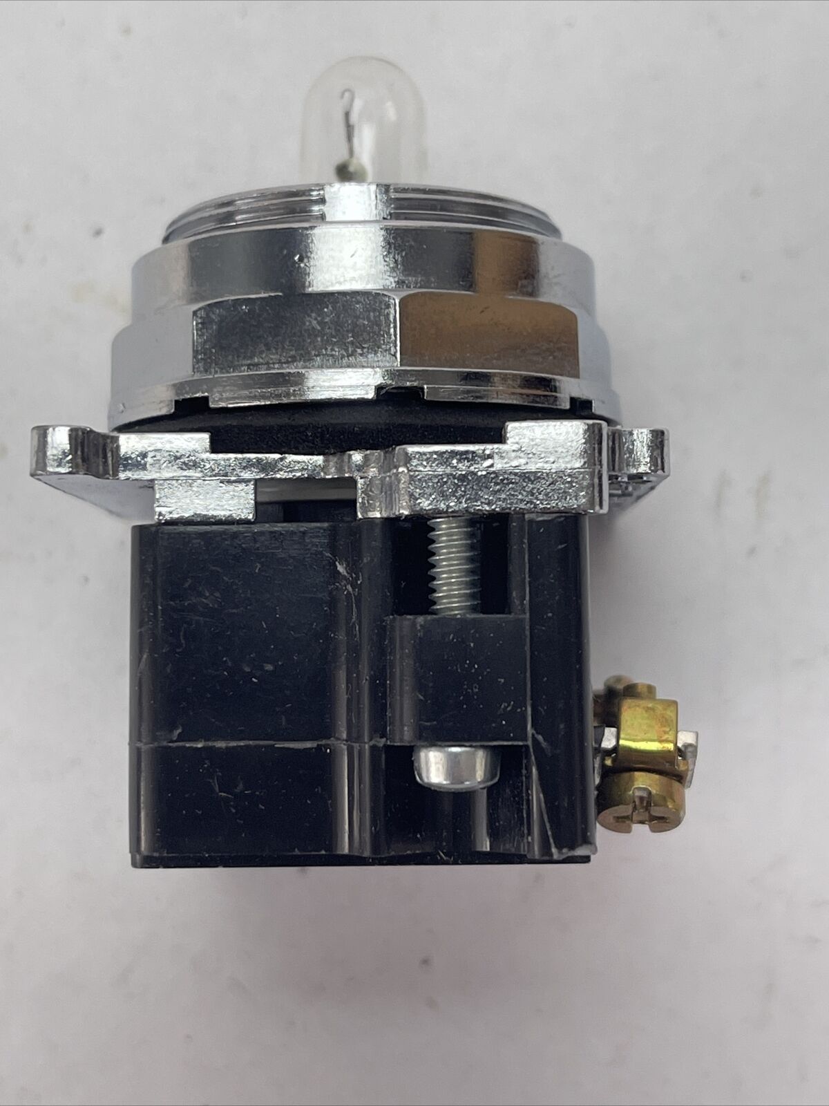 CUTLER HAMMER 10250T183N STD. IND. LIGHT TRANS. 1 HOLE MTG. 380V 50-60HZ