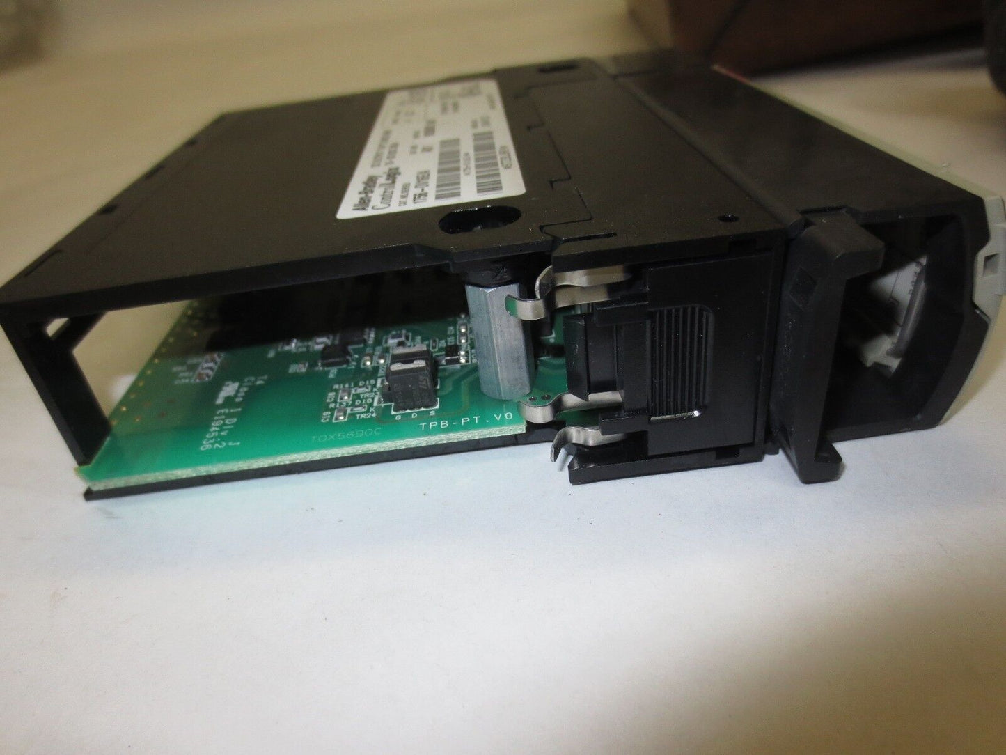 ALLEN-BRADLEY 1756-OV16E/A Ser. A CONTROLLOGIX DC OUTPUT16 PT24VDC SINK 10-30VDC