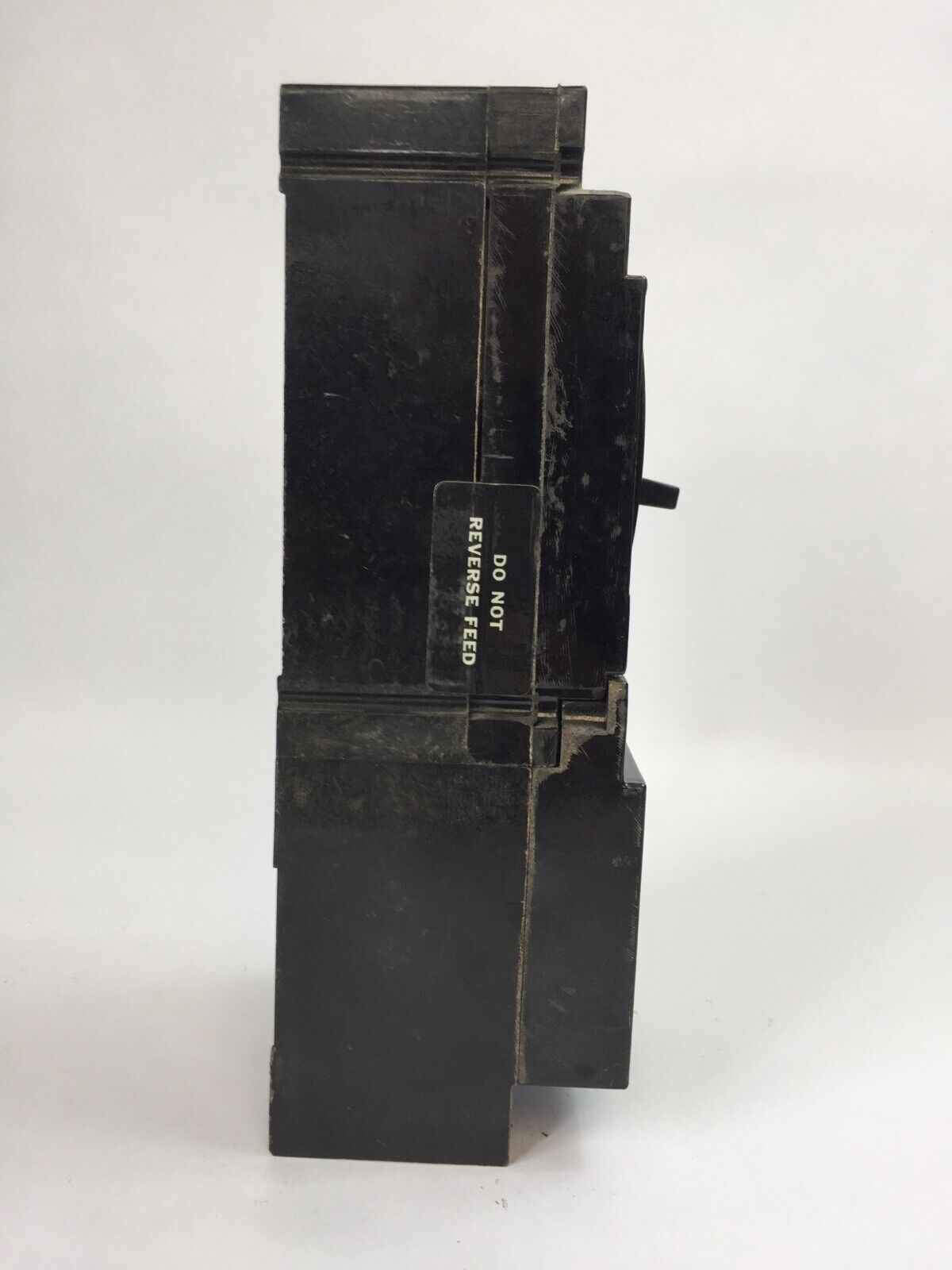 GE TB13100AW TRI BREAK CIRCUIT BREAKER 100AMP 600VAC 250VDC 3POLE