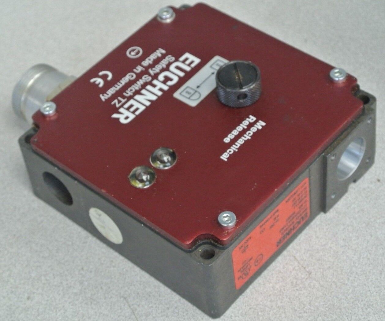 EUCHNER TZ1LE024BHA-C1903 SOLENOID LOCKING SAFETY INTERLOCK SWITCH / 24VAC/DC /