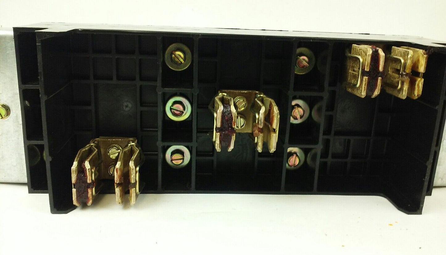 GE SPECTRA SERIES AMC6EB CIRCUIT BREAKER MODULE, 300A, 600V, 6P, USED