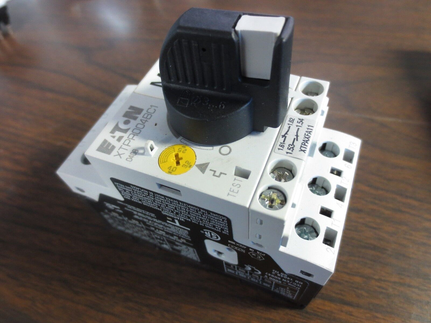 EATON XTPR004BC1 STARTER + XTPAXFA11 AUXILIARY CONTACT